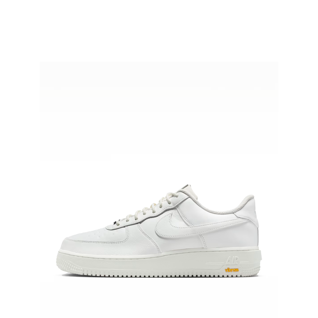 Nike Air Force 1 Gore Tex Vibram low top sneakers