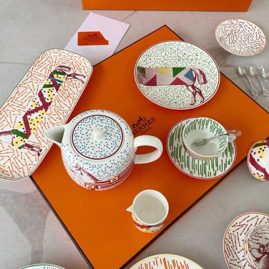 Herms Hippomobile porcelain tea set