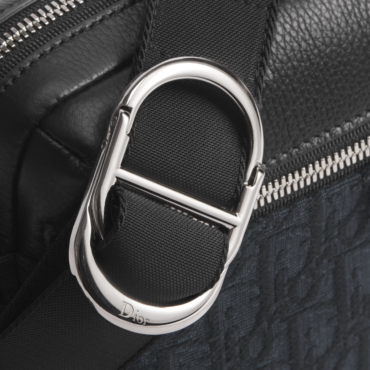 Dior Rider Zipped Messenger Bag crafted in black Dior Oblique — view 2