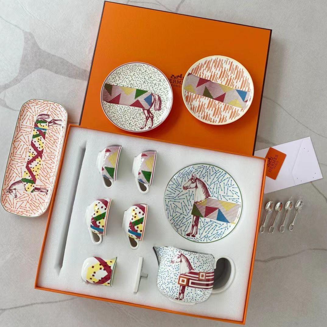 Herms Hippomobile porcelain tea set
