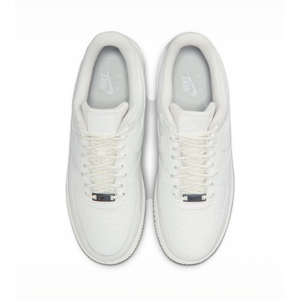 Nike Air Force 1 Gore Tex Vibram low top sneakers