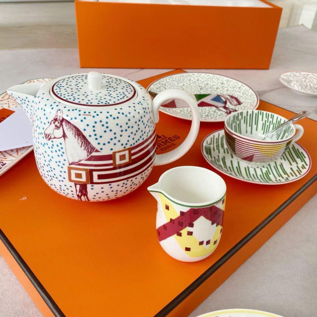 Herms Hippomobile porcelain tea set